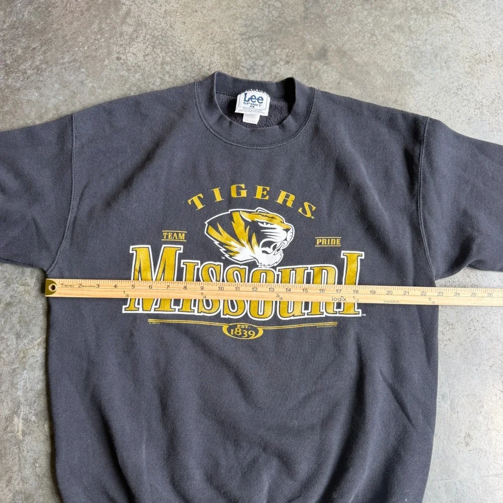 Vintage 90s Missouri Mizzou Tigers Graphic Sweatshirt Pullover Mens L Lee Sport
